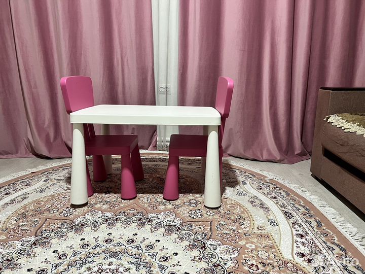 Детский стол и 2 стула IKEA