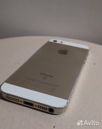 Телефон iPhone se