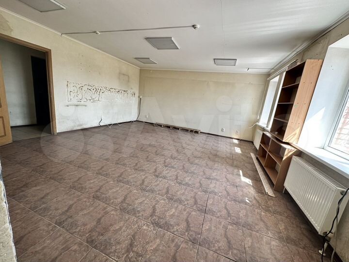 Торговое помещение, 102 м²