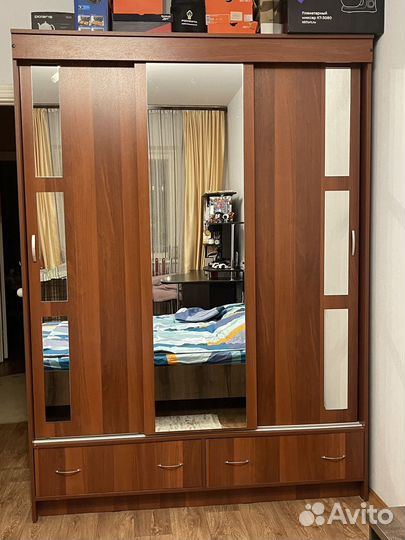 Шкаф