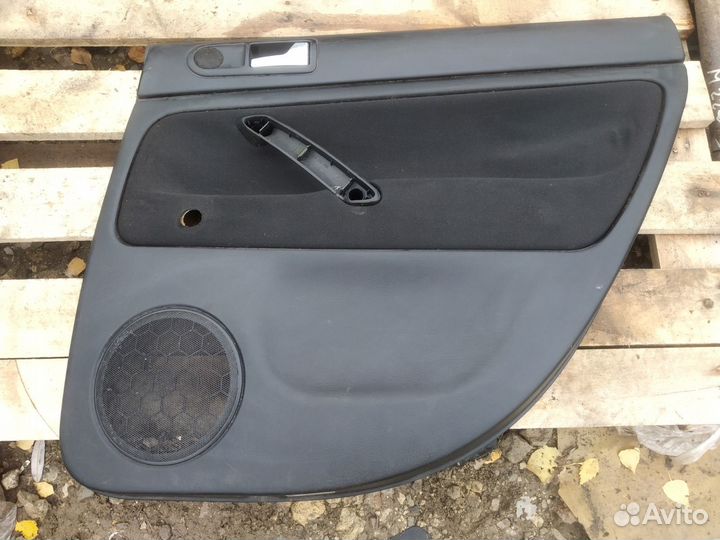 Обшивка двери задняя правая Volkswagen Passat B5