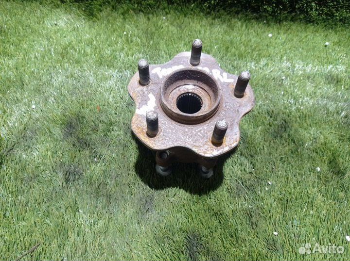 Ступица задняя левая Nissan Teana J32