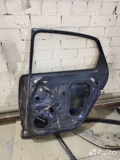 Дверь задняя правая на volkswagen polo седан