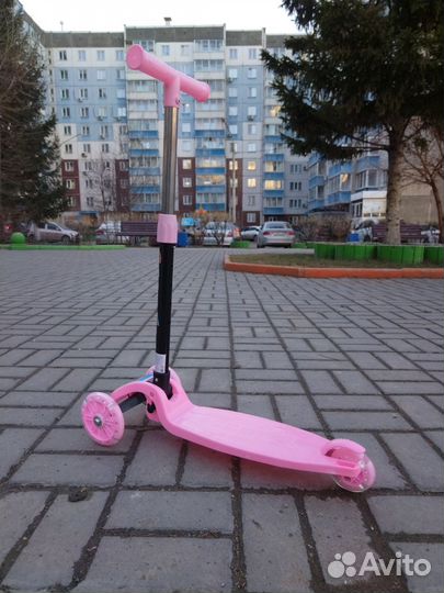 Самокат детский трехколесный новый