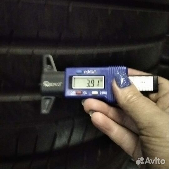 Pirelli P Zero 295/35 R21