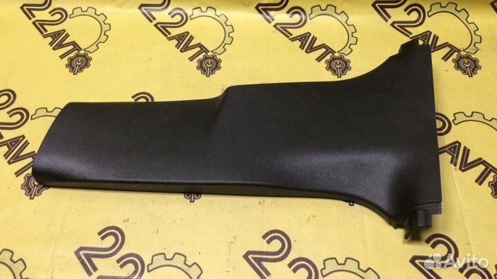 Накладка стойки нижняя левая Lexus Is250 GSE20