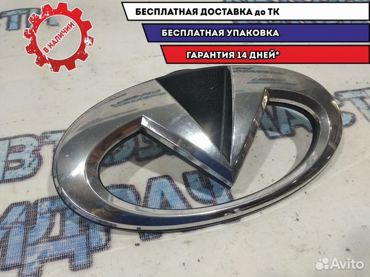 Эмблема Infiniti FX35 s51 628901CA0A На решетку ра