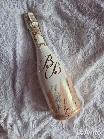 Бутылка шампанского на свадьбу, свечи