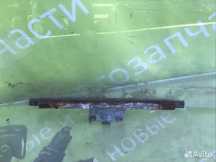 Стекло двери переднее левое Vw Transporter T4 AJT