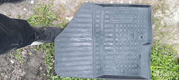 Автомобильные коврики резиновые