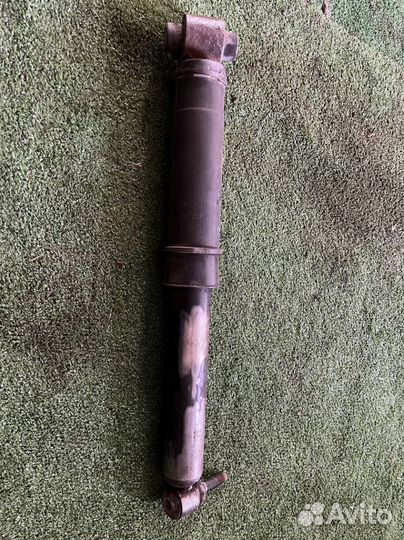 Амортизатор задний Renault Megane II рестайлинг (2006—2009)