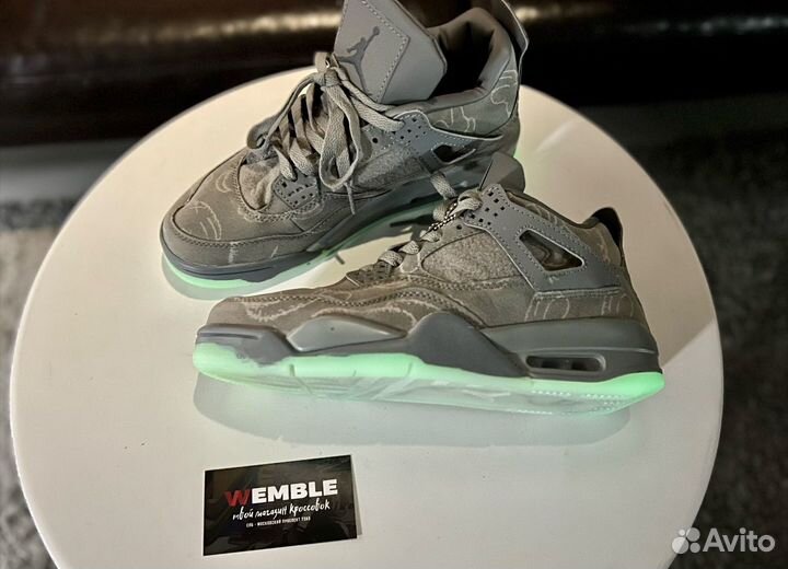 Кроссовки Nike Air Jordan 4 Retro Kaws (новые)