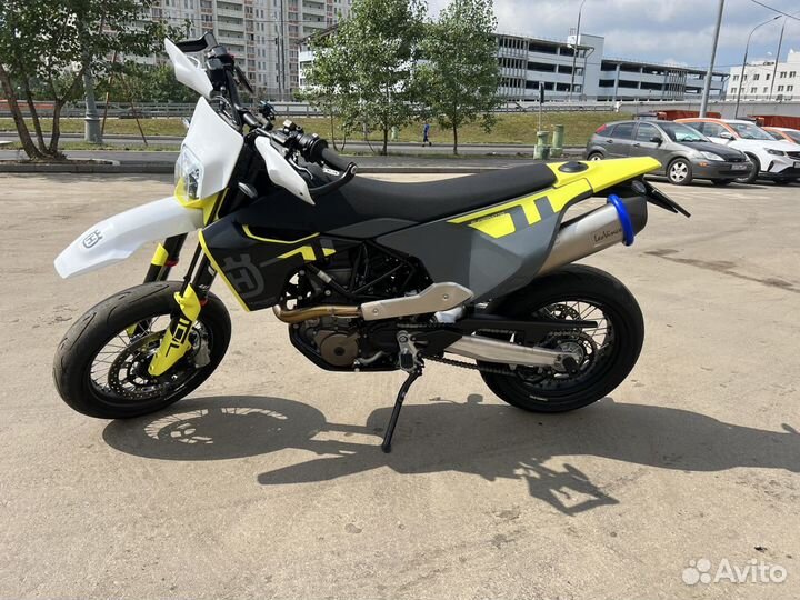 Husqvarna 701 supermoto