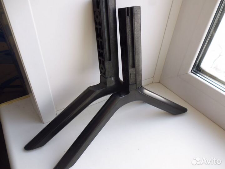 Ножки (подставка) от Samsung UE49NU7300U