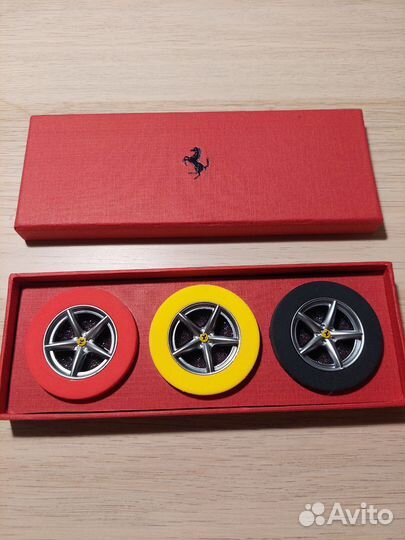 Набор оригинальных ластиков Ferrari