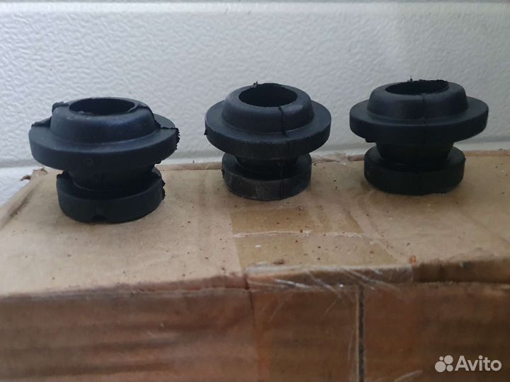 Нижние подушки радиатора ford focus 1