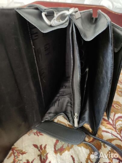 Кожaный портфeль GFF