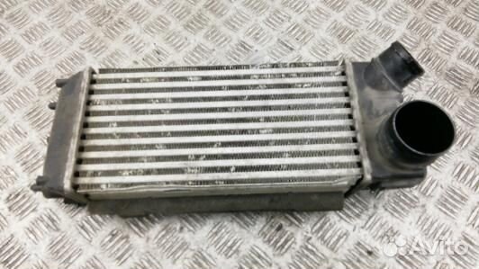 Радиатор интеркуллера ford fiesta 6 (64C01KC01)