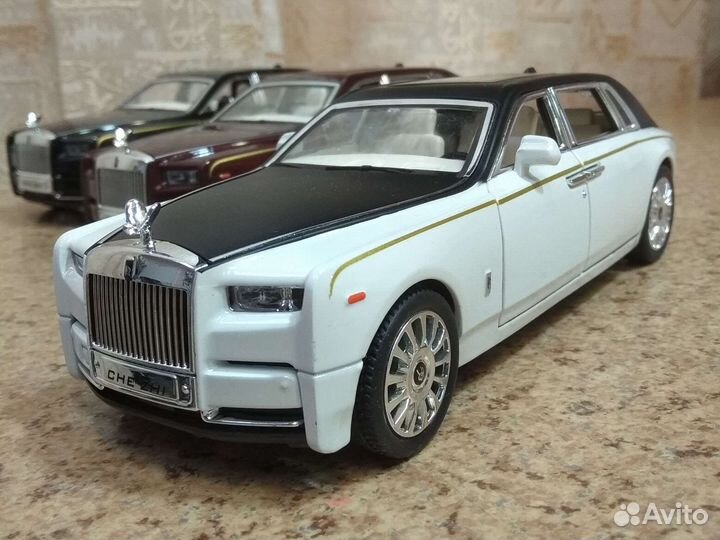 Rolls-royce phantom металлическая модель 21 см