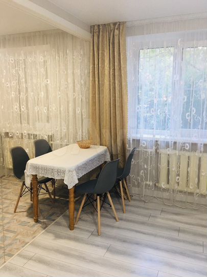 2-к. квартира, 50 м², 1/4 эт.