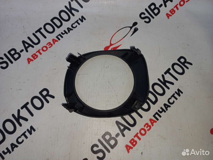 Оправа туманки toyota allion 01-04