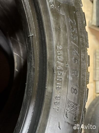 Michelin X-Ice North 4 235/45 R18 98T