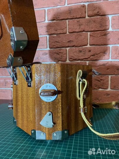 Часы ачс-1 в деревяном футляре