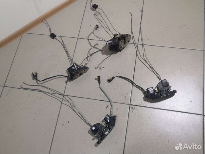 Kia Shuma 2 Замок двери