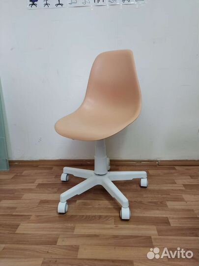 Компьютерное кресло