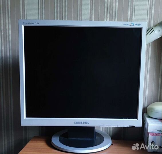 Монитор Samsung