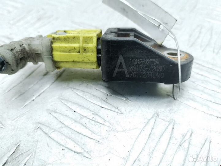 Датчик удара Toyota RAV4 2 (XA20) рест. 2006