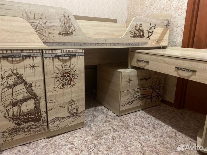 Кровать чердак со столом