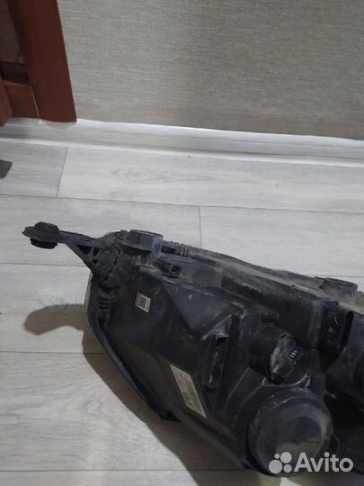 Фара передняя skoda rapid