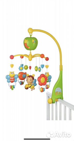 Мобиль на кроватку жирафики