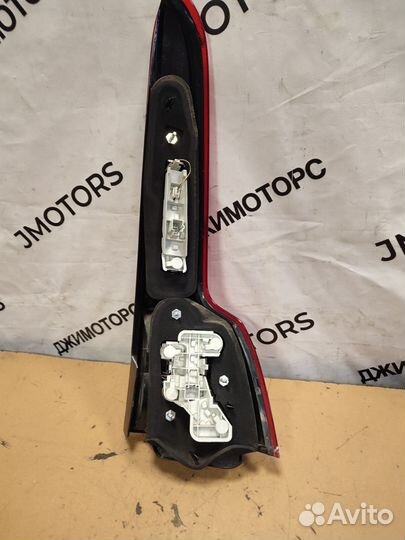 Фонарь задний левый Вольво V50 Volvo V50