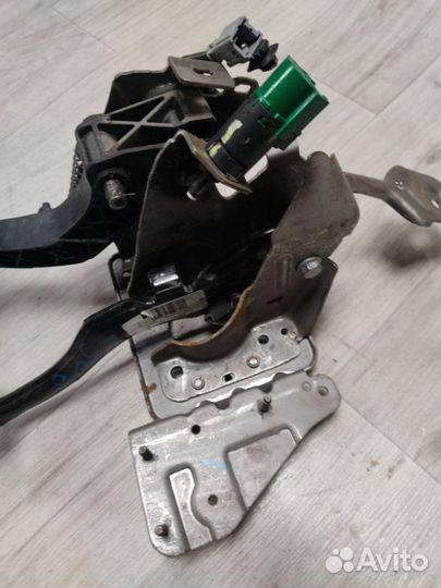 Педаль педальный узел Peugeot 308 I рестайлинг 1.6