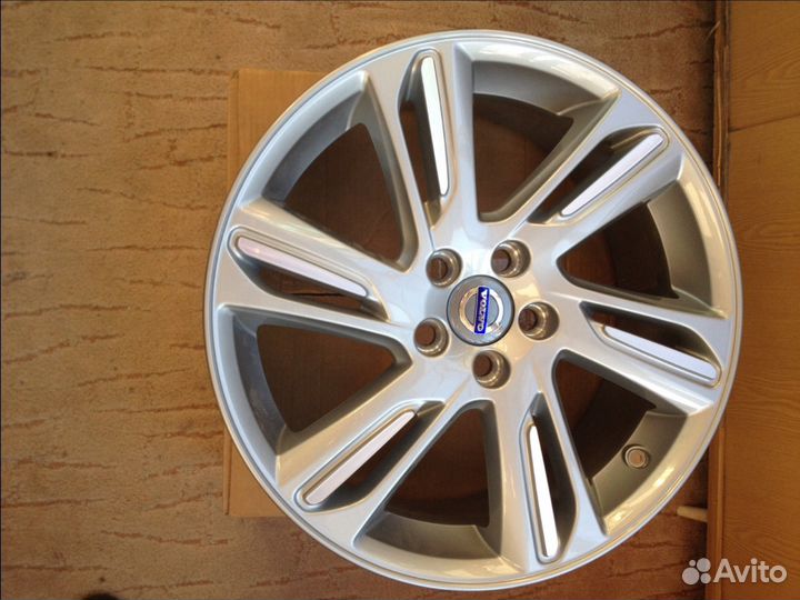 Литой диск Volvo 31399152