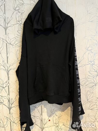 На Руках Vetements Tape Logo Hoodie