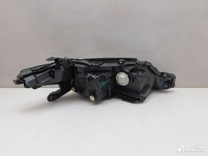 Фара левая Toyota Camry