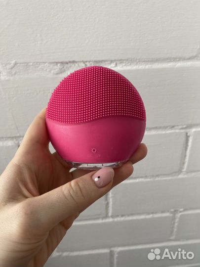 Электрическая щетка для чистки лица