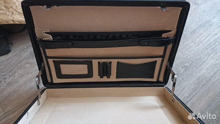 Кейс дипломат