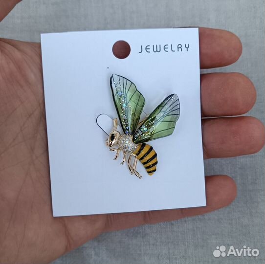 Брошь пчела