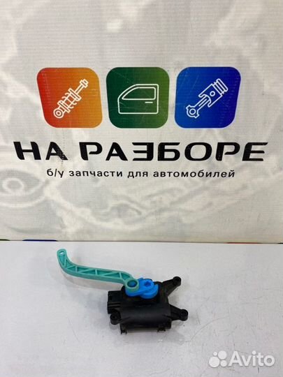 Сервопривод заслонки отопителя левый Audi Q3 8UB