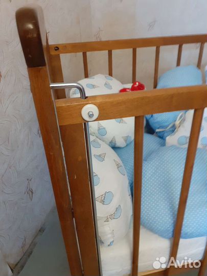 Детская кроватка