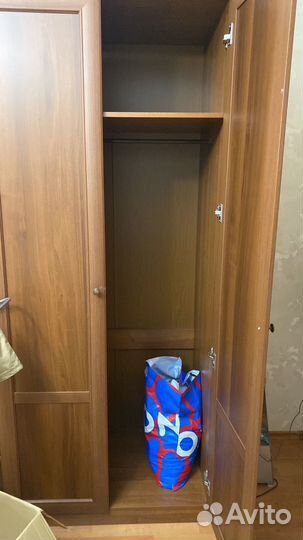 Шкаф платяной