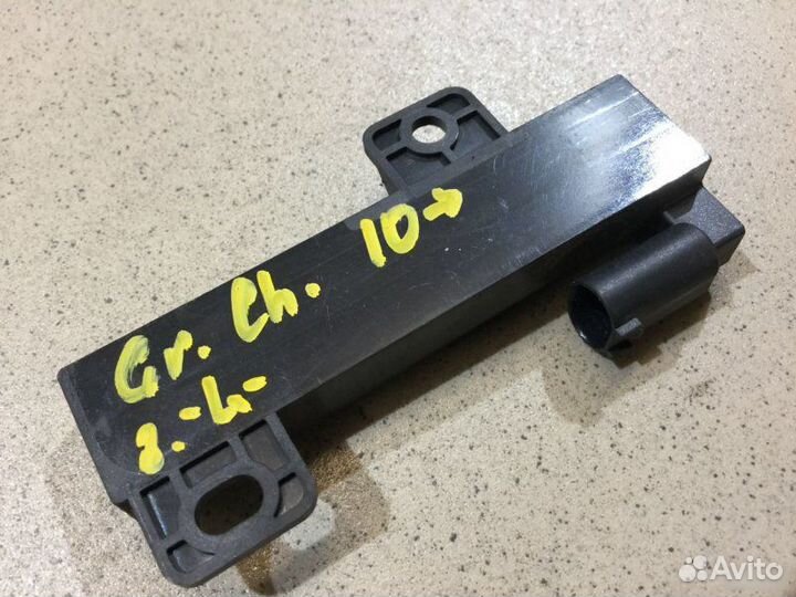 Антенна в дверь Jeep Grand Cherokee WK2 2010