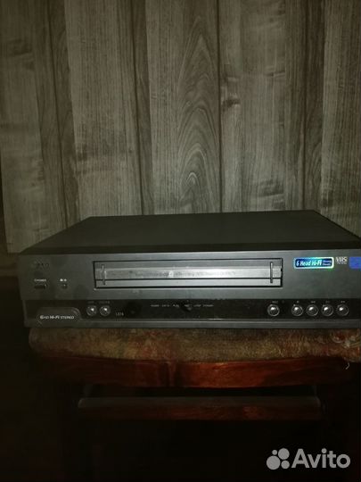 Видеомагнитофон