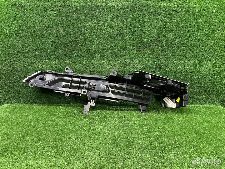 Облицовка пояса кузова левая BMW X5 G05