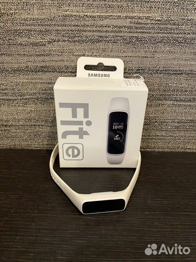 Часы Samsung Galaxy Fit