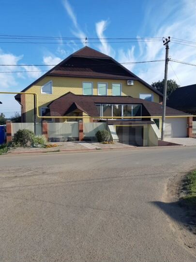 Дом 305 м² на участке 9,3 сот.